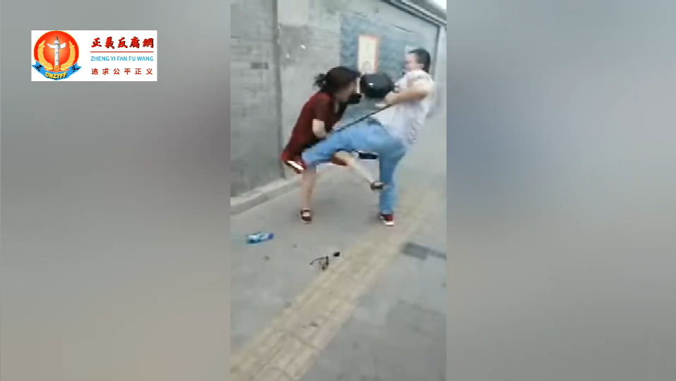 棗莊訪民孫愛榮帶著兒子在北京看病.png 棗莊訪民孫愛榮帶著兒子在北京看病.png