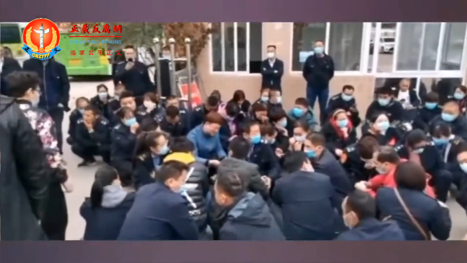 河南平顶山市上千名公交车司机罢工,拖欠司机8个月工资,拖欠后勤人员一年多的工资,而且他们的社保也只交到2017年。.png 河南平顶山市上千名公交车司机罢工,拖欠司机8个月工资,拖欠后勤人员一年多的工资,而且他们的社保也只交到2017年。.png