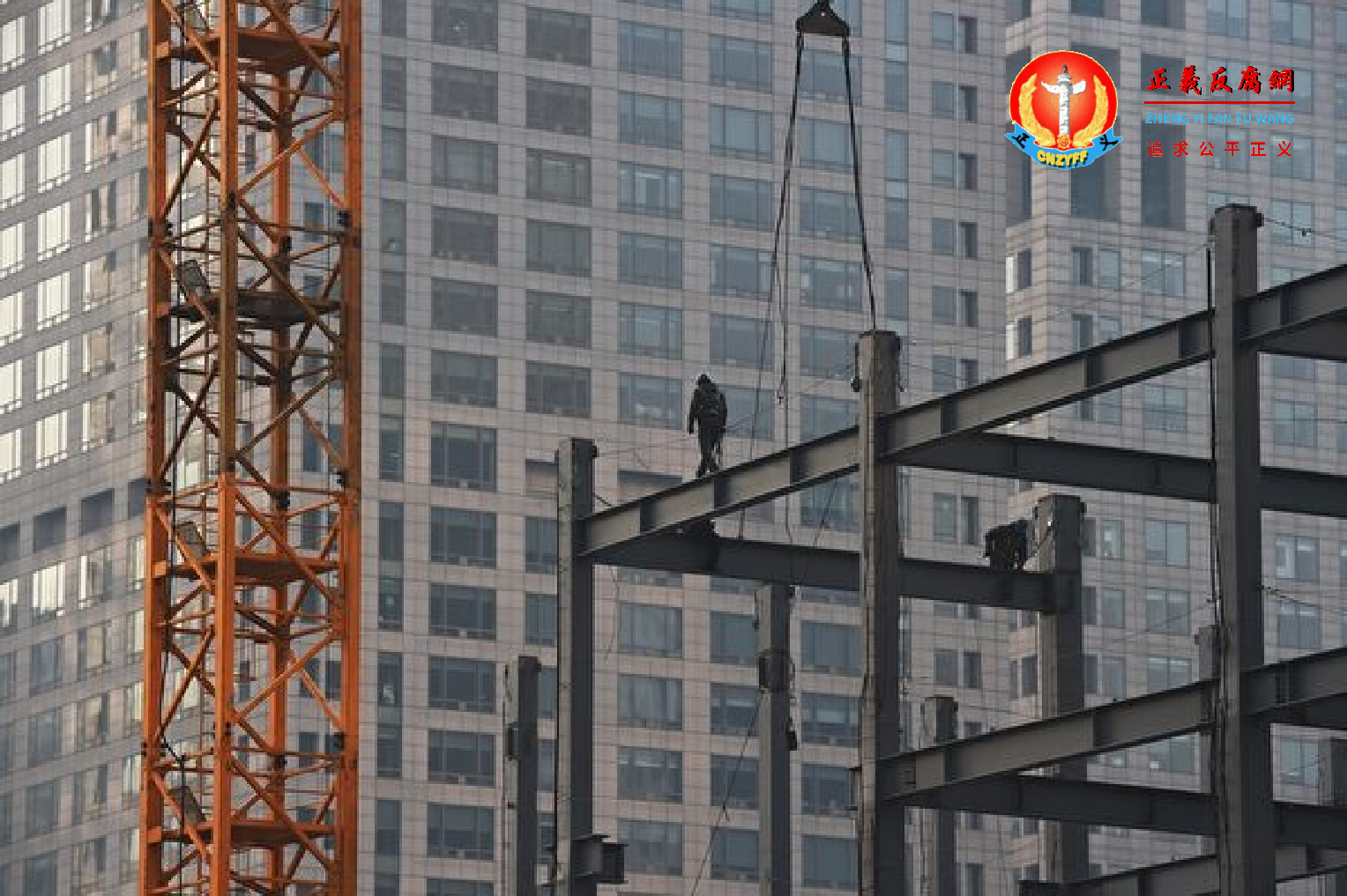 2020年末至2021年年初,曝出十多家房企大规模裁员、高管密集离职的消息。图为北京一处建筑工地。.png 2020年末至2021年年初,曝出十多家房企大规模裁员、高管密集离职的消息。图为北京一处建筑工地。.png