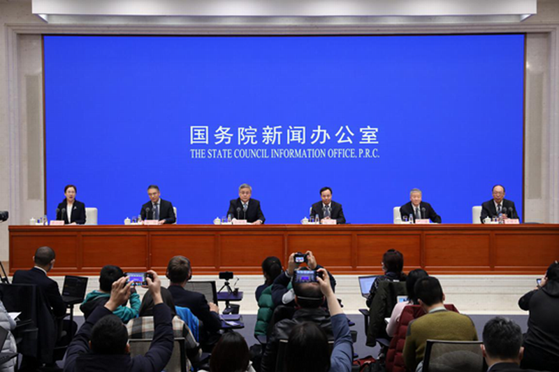 2021年3月2日,中国银保监会党委书记、主席郭树清出席国务院新闻发布会上提及房地产泡沫化和房贷风险。.png 2021年3月2日,中国银保监会党委书记、主席郭树清出席国务院新闻发布会上提及房地产泡沫化和房贷风险。.png