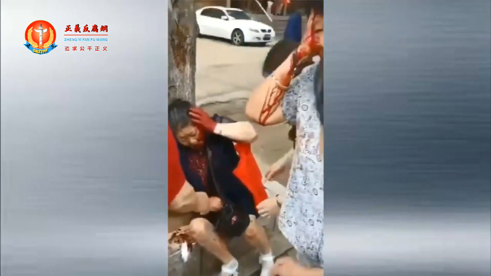 田某某在逃跑过程中,又持刀将另外8位民众扎伤,其中1人抢救无效死亡.png 田某某在逃跑过程中,又持刀将另外8位民众扎伤,其中1人抢救无效死亡.png